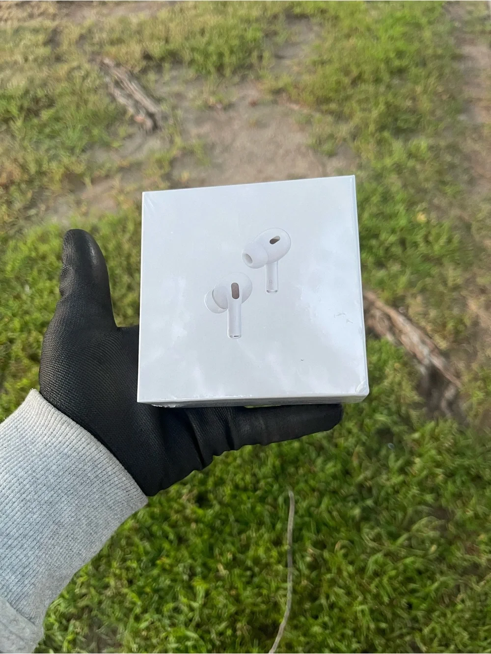 SEALED Apple AirPods Pro 2nd generation (White) with Wireless Charging Case